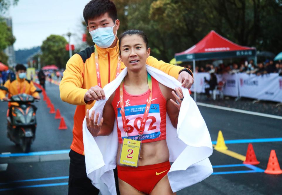 王丽萍竞走教练_教练冠军组竞走王丽萍是哪一期_竞走冠军王丽萍的教练组