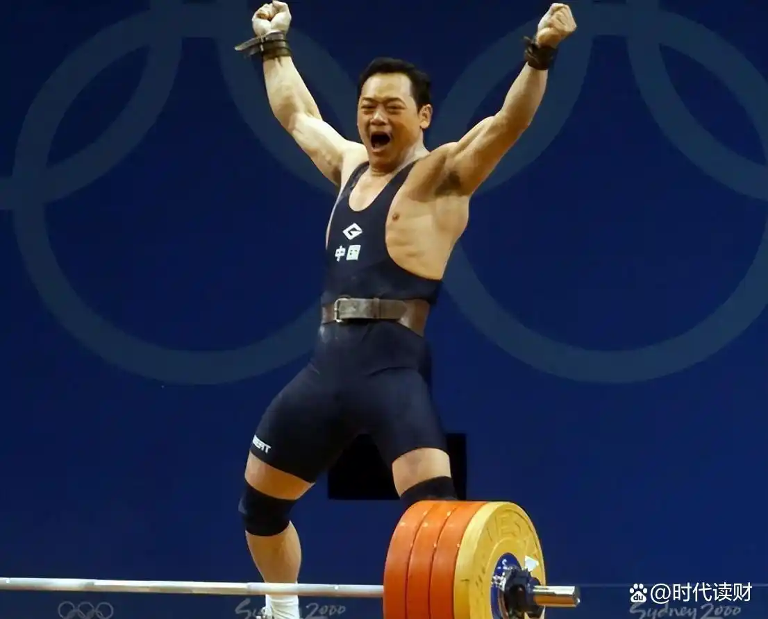 举重冠军简介_举重冠军举重视频_举重冠军当领导怎么样