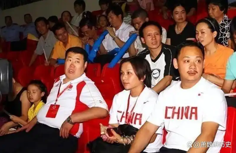 举重冠军现状_举重冠军举重视频_举重冠军当领导怎么样