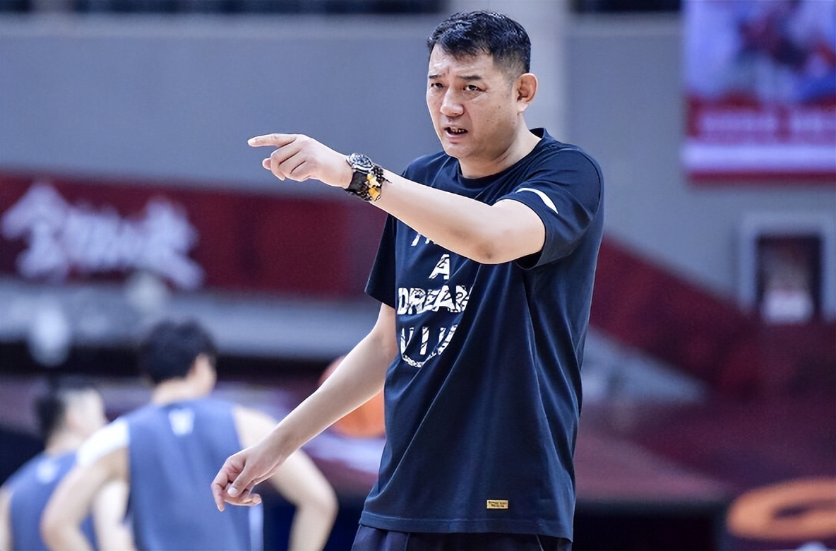 名将足球排名历史前中国球员_中国历史足球名将排名前十_足球名将世界排名