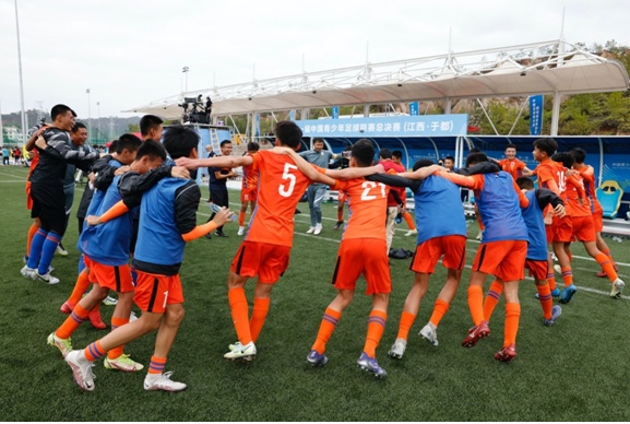 中国青少年足球联赛u17冠军_全国青少年足球联赛冠军_u17全国青少年足球