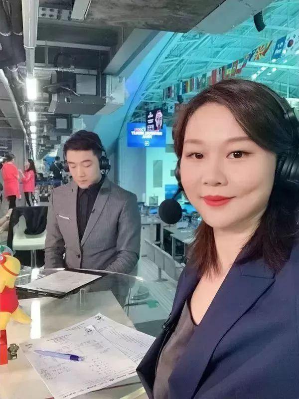 游泳冠军女2021_游泳女冠军_游泳世界冠军女运动员