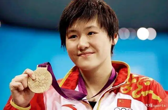 游泳队女冠军_游泳冠军女2021_游泳世界冠军女运动员