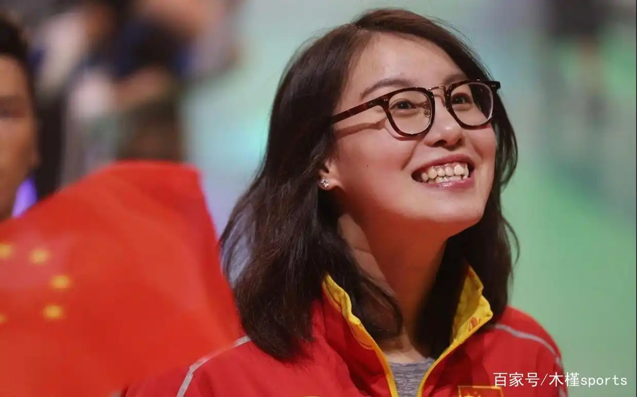游泳世界冠军女运动员_游泳队女冠军_游泳冠军女2021