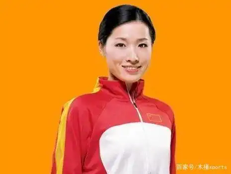 游泳世界冠军女运动员_游泳冠军女2021_游泳队女冠军